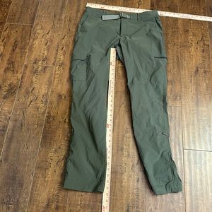 The North Face Women’s Adjustable Length Hiking Pants Olive Size -10